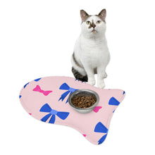 Load image into Gallery viewer, Bowtie Feeding Mat
