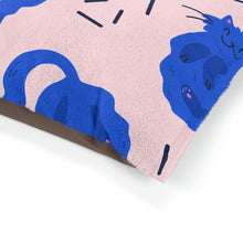 Load image into Gallery viewer, Sleepy Cats Bed