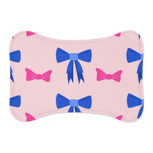 Load image into Gallery viewer, Bowtie Feeding Mat